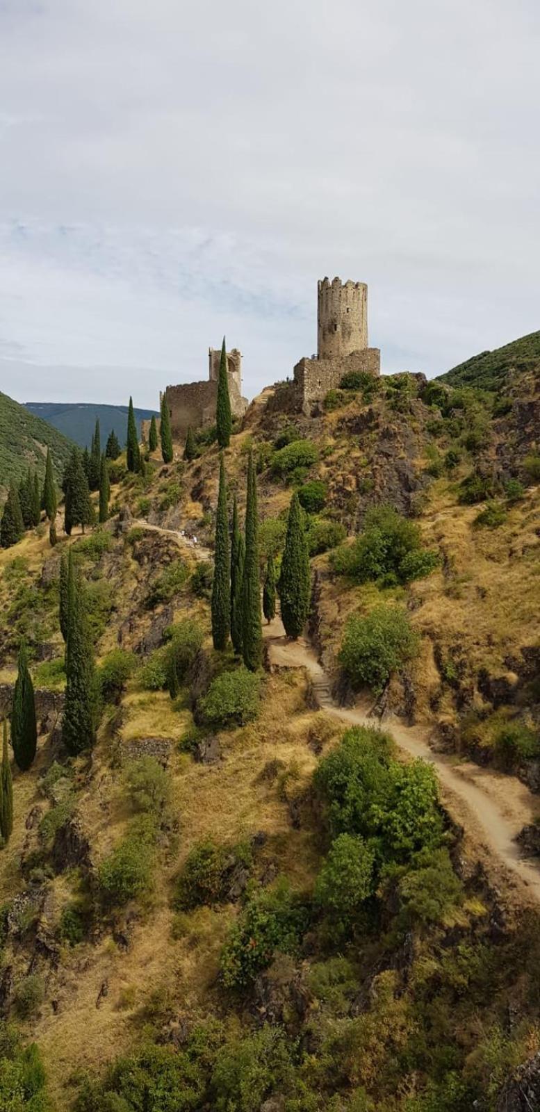 3 Star Surdespine Historic 4 Chateaux Lastours Air Conditioned Exterior photo